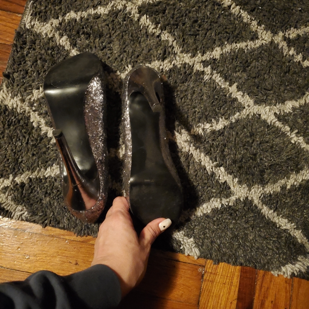 shoes - Picture 3 of 3